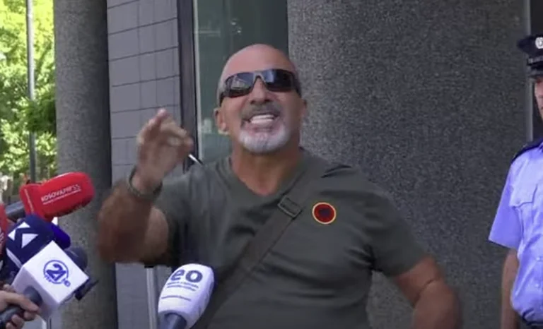 Veteranii care l-au concediat: leul s-a predat sârbilor, părăsind Faruk Mujka