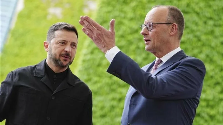 Den tyske kansler viser, hvornår Zelensky og Putin kan mødes.