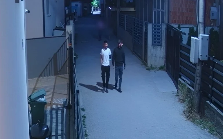 Poliţia din Gjilan caută să identifice doi suspecţi.