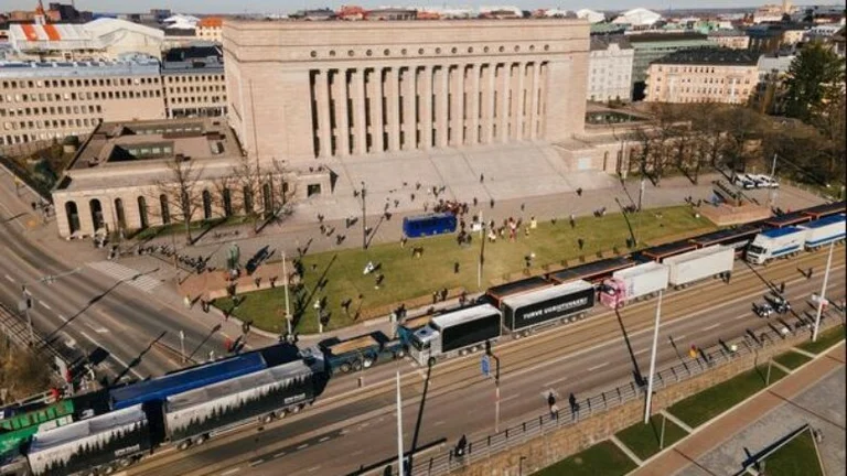MP se sinucide în parlamentul finlandez