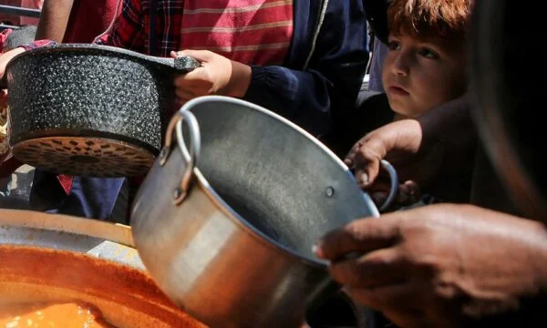 Et skib med hundredvis af tons af fødevarer hoveder mod Gaza
