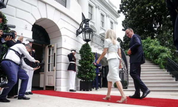 Канцлер Германии и президент Финляндии прибыли в Белый дом