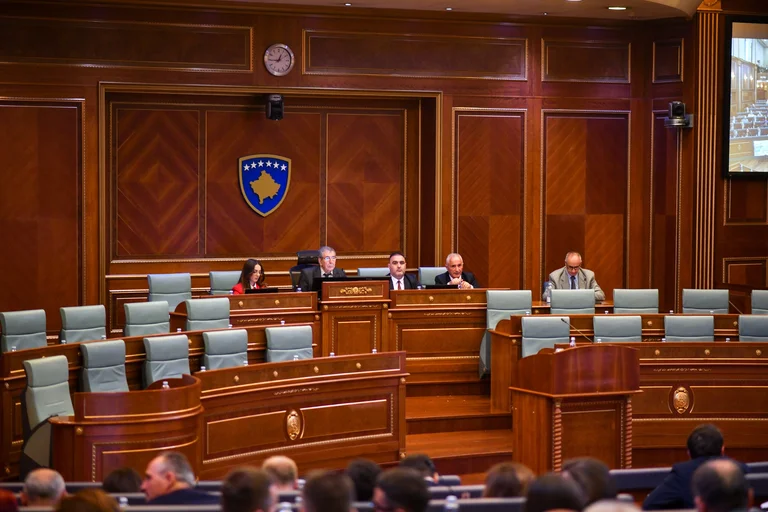 KDI după Legea Constituţională: Constituţia se opune imediat