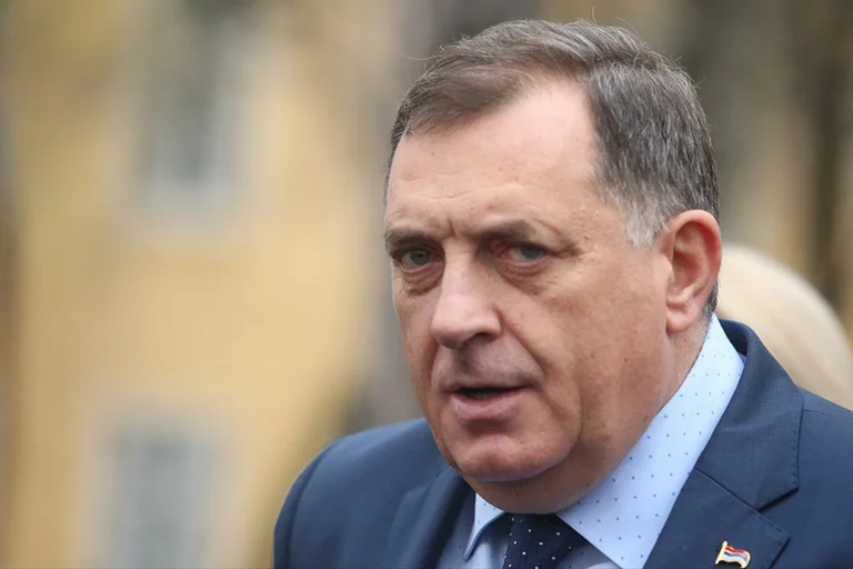 Dodik pengon njohjen e Kosovës