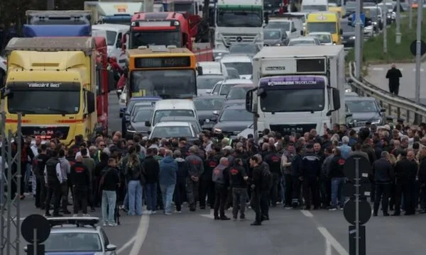 Până acum 90% din întreprinderi au fost închise din reţeaua electrică.