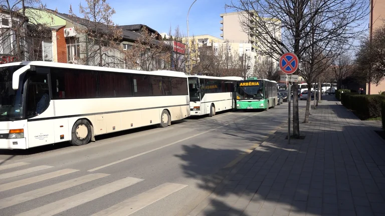 Pristina kommune afviser Podujevo busselskaber: S 'vil blive tilladt tilbage fra Llap Mosque