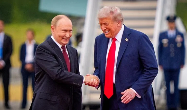 Johnson: Den mest afskyelige opfattelse af diplomati, Trump modtaget en bitter forelæsning fra Putin