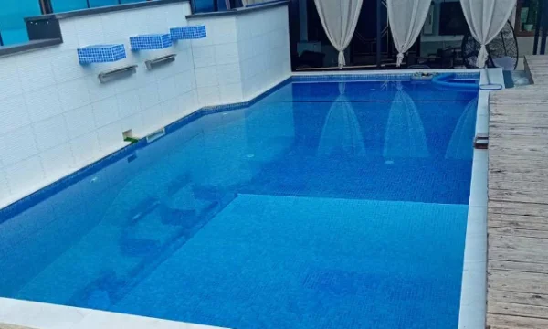 Намерих басейн, пълен с питейна вода, CRU “Прищина”: Срамота.