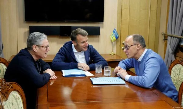 Frankrike säger att Ukrainas allierade kommer att träffas i morgon innan Zelensky besöker Vita huset.