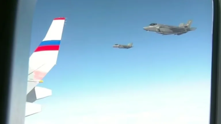 Amerikanske jagerfly eskorterer Putins fly ud af Alaska