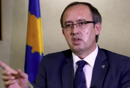 Refuzimi i Kurtit për t’u paraqitur në Prokurori, Hoti: Po bën përdhosje të shtetit dhe i ka vënë njollë demokracisë