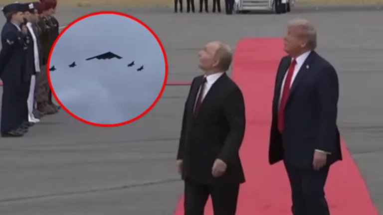 Force symbol: American B2 bombefly fløj over Trump og Putins hoveder