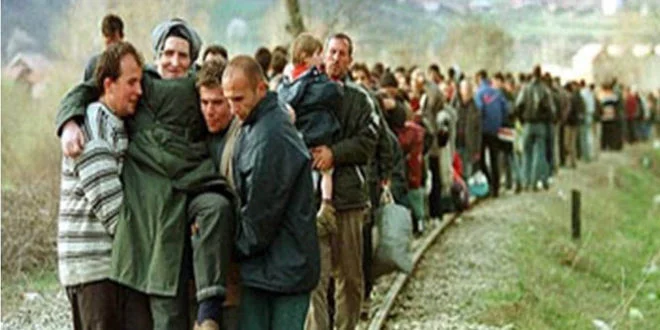 Ειδικός Εισαγγελέας Κατηγορεί 21 Πρόσωπα για Εξορία Αστικού Πληθυσμού Κατά τη διάρκεια Πολέμου στο Κοσσυφοπέδιο