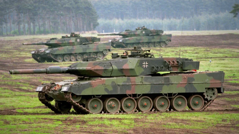 SUA și Germania donează echipament militar de 2 miliarde $ Ucrainei
