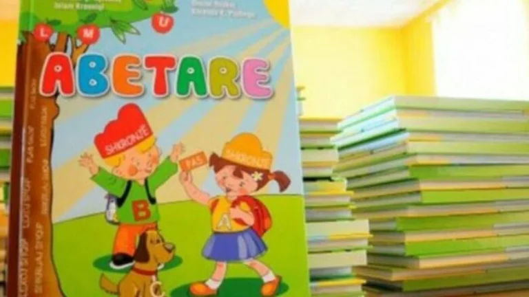 Két héttel az új tanév kezdete után még nem nyitották meg a tankönyvek iránti kérelmeket, a minisztérium továbbra is