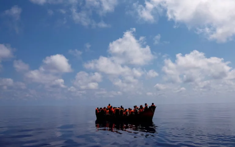 Cel puțin 22 de morți după naufragiul a două nave de imigranți în Italia