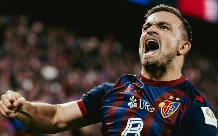 Gerdan Shaqiri enseigne l'adversaire aux éliminatoires des Champions