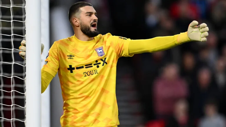 Aro Muric rejoint Sassullon, officialisation des horloges