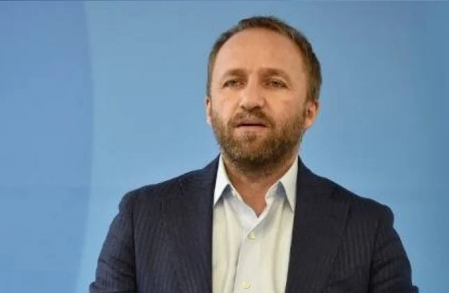 Abelard Tahiri: Vendimi i sotëm i Kushtetueses është fitore e sundimit të ligjit mbi tendencën për frikësim e shantazh nga pushteti