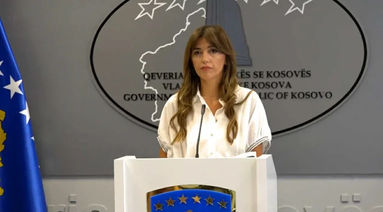 Haxhiu demande à la Cour constitutionnelle de lancer les procédures de renvoi de Radomir Laban