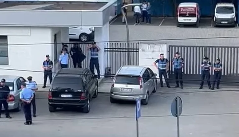 Polizeiintervention in drei Medieneinrichtungen in Albanien, Wirtschaftsministerium reagiert