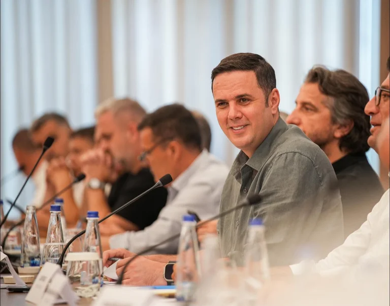 LDK realiza un trabajo preparatorio para elecciones, Obadiah: 12 de octubre, tiempo para elegir el desarrollo en Propaganda