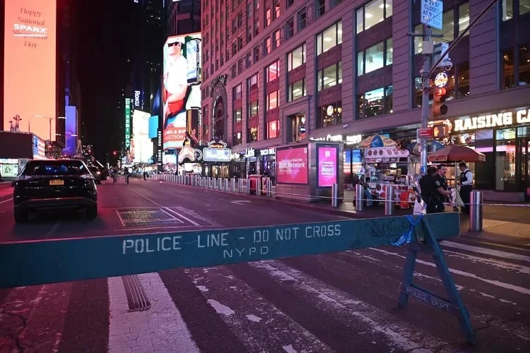 Fireshots in Times Square, tre persone ferite