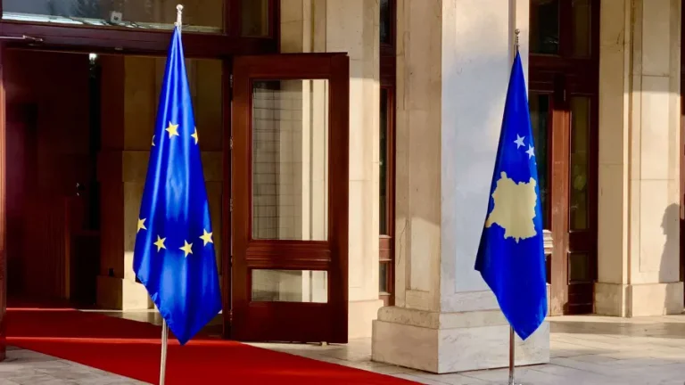UE in Kosovo con inviti alle parti: Rispetta la decisione della Corte costituzionale