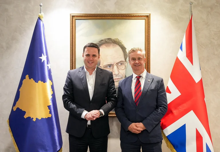 Abdixhiku pas takimit me ambasadorin britanik: Vendimi i Kushtetueses, fitore për demokracinë