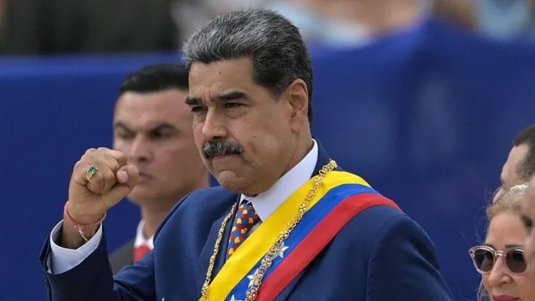US doubles 50m euros in reward for Maduros arrest