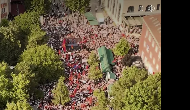 Memli Krasniqi libera il video dalla minaccia di protesta: Grazie, Kosovo.