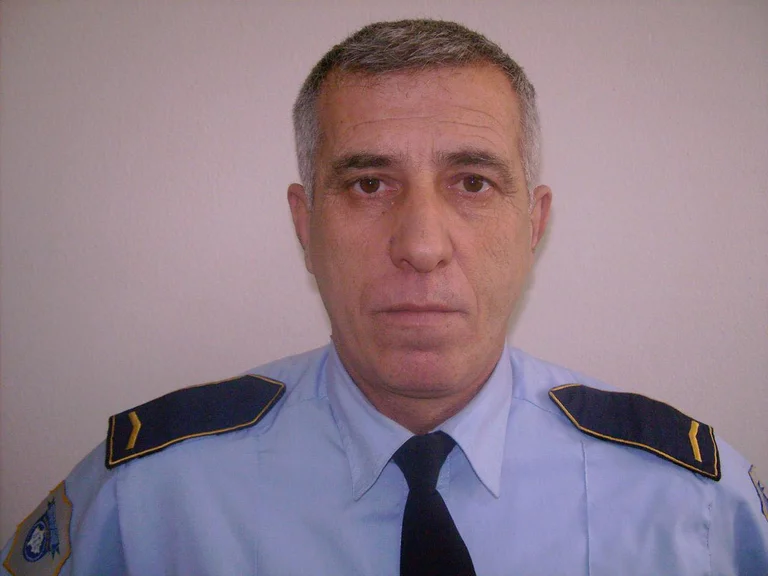 Dividere la vita dell'ufficiale di prova, Faith Sylejmani