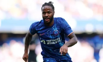 Raheem Sterling in der Nähe des fünften Clubs in Premierliga