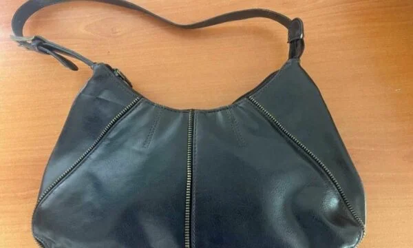 Pristina: Citizens hand over the found bag, no IDs, police are looking for owner.