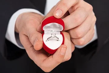 Wife accepts marriage proposal after 43 efforts