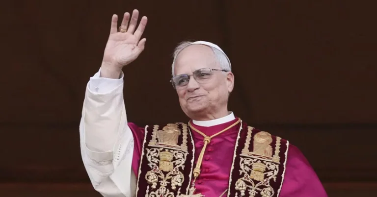 Leon asks young people for justice and service for the poor