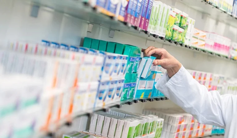 Le manque de médicaments essentiels alourdit le traitement des patients à KKUK