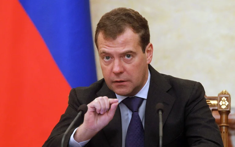 Medvedev stings den Trump: “Wo haben Sie diese U-Boote gesendet? Auf Epstein Island?