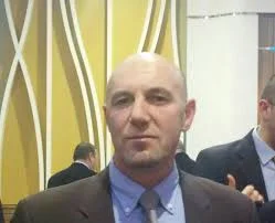 MP Adem Hoxha attacca, finisce in ospedale con la famiglia