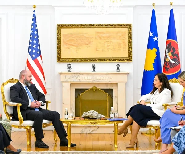 Osman in un incontro con Baker: il sostegno dell'America per l'adesione della NATO del Kosovo è vitale