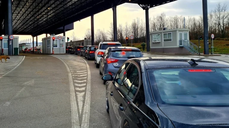 Cutting time at border points