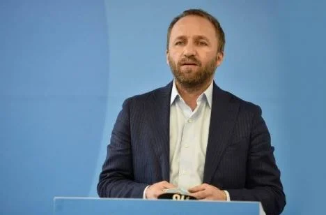 Tahiri për dinarin: Është dashur koordinim më i mirë me ShBA-në