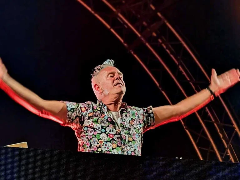 Der weltbekannte DJ Fatboy Slim kommt nach Pristina: Ich möchte Lipa mich davon überzeugen, zu kommen “Sonny Hill”, mit Rita Ora Ich habe eine spezielle Verbindung