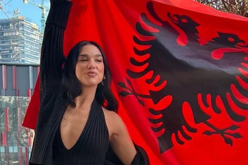 72 heures Je veux des lèvres à Pristina