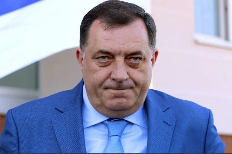 Dodik “zbutet” pas vizitës së drejtorit të CIA-s: Shkëputja nuk ka qenë kurrë politika jonë