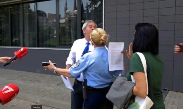 Arrest Hazir Hoxha, the citizen who called Victory Pacolli with documents, police detail.