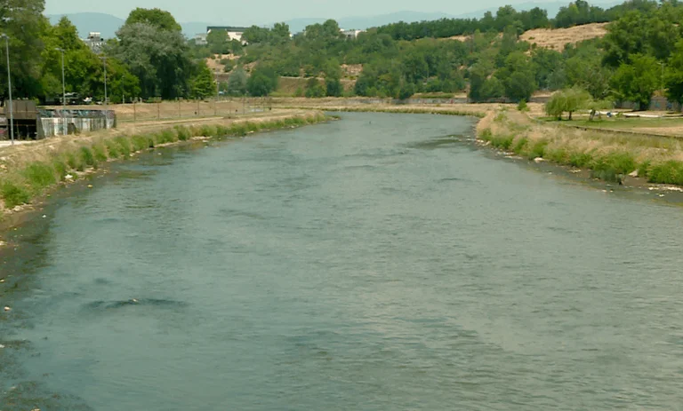 Sedici anni senza vita corpo trovato sul fiume Vardar