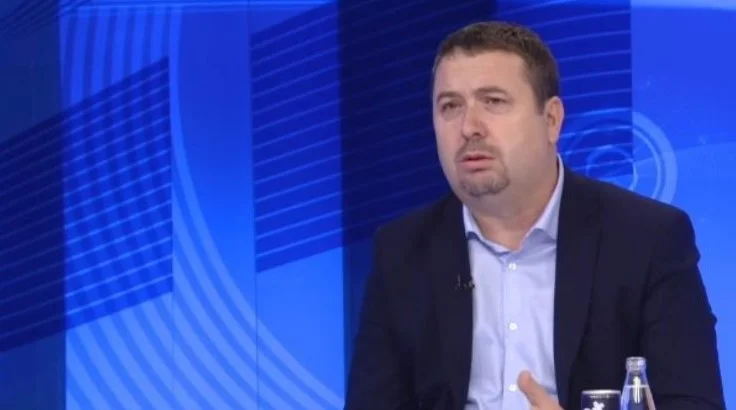 Latifi: Sot e pamë se edhe kryeministri po besojka mitin e Gjingjiqit, fatkeqësisht