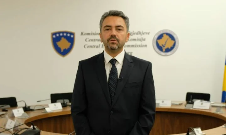 12 ottobre, Radoniqi invita il mercoledì a registrarsi per posta (Video)