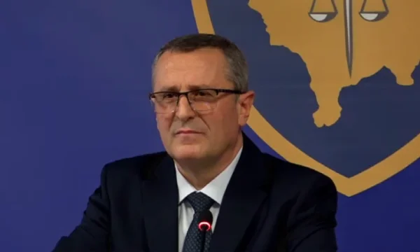 Le Procureur Isufaj : Content de ne pas aimer Osman et Kurt, ça ne marche pas.
